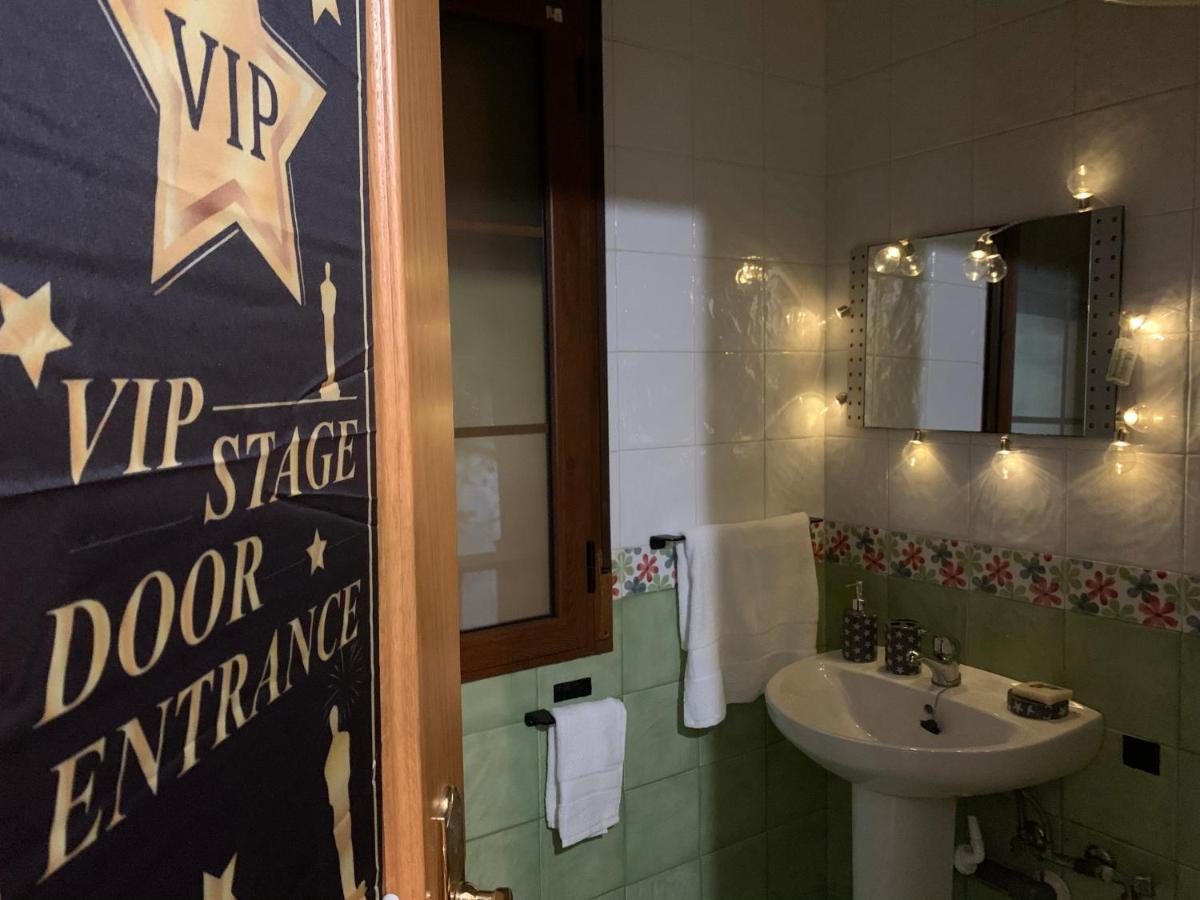 Hoster Cinema Verona Tomelloso Bagian luar foto